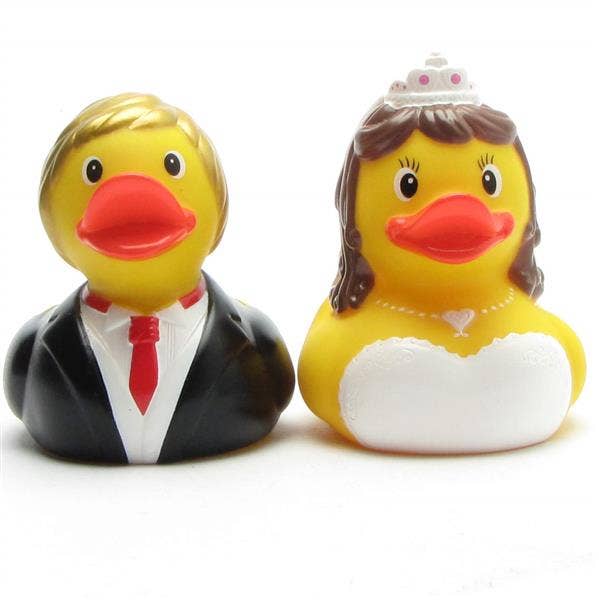 Patos de pareja de novios