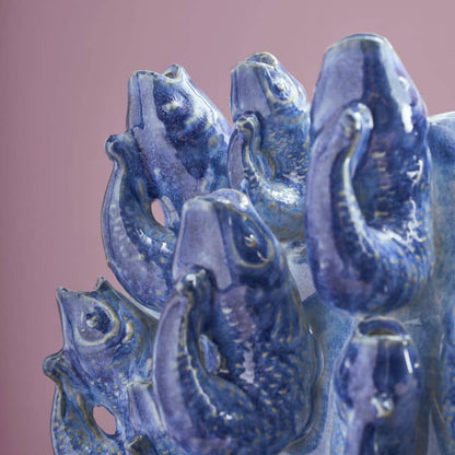 Vaso em forma de cardume de peixes, cerâmica azul, 24 x 24 x 32 cm