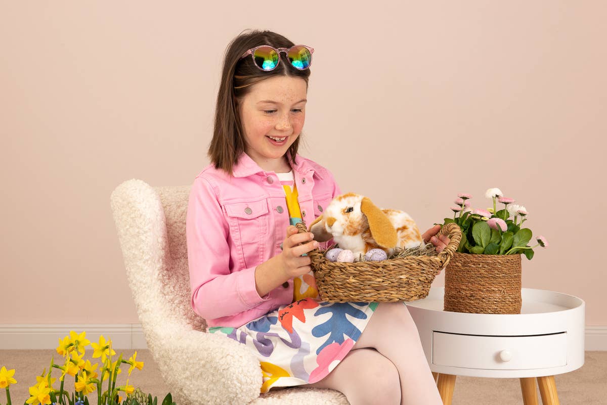 Peluche de conejo lap de color beige claro y blanco