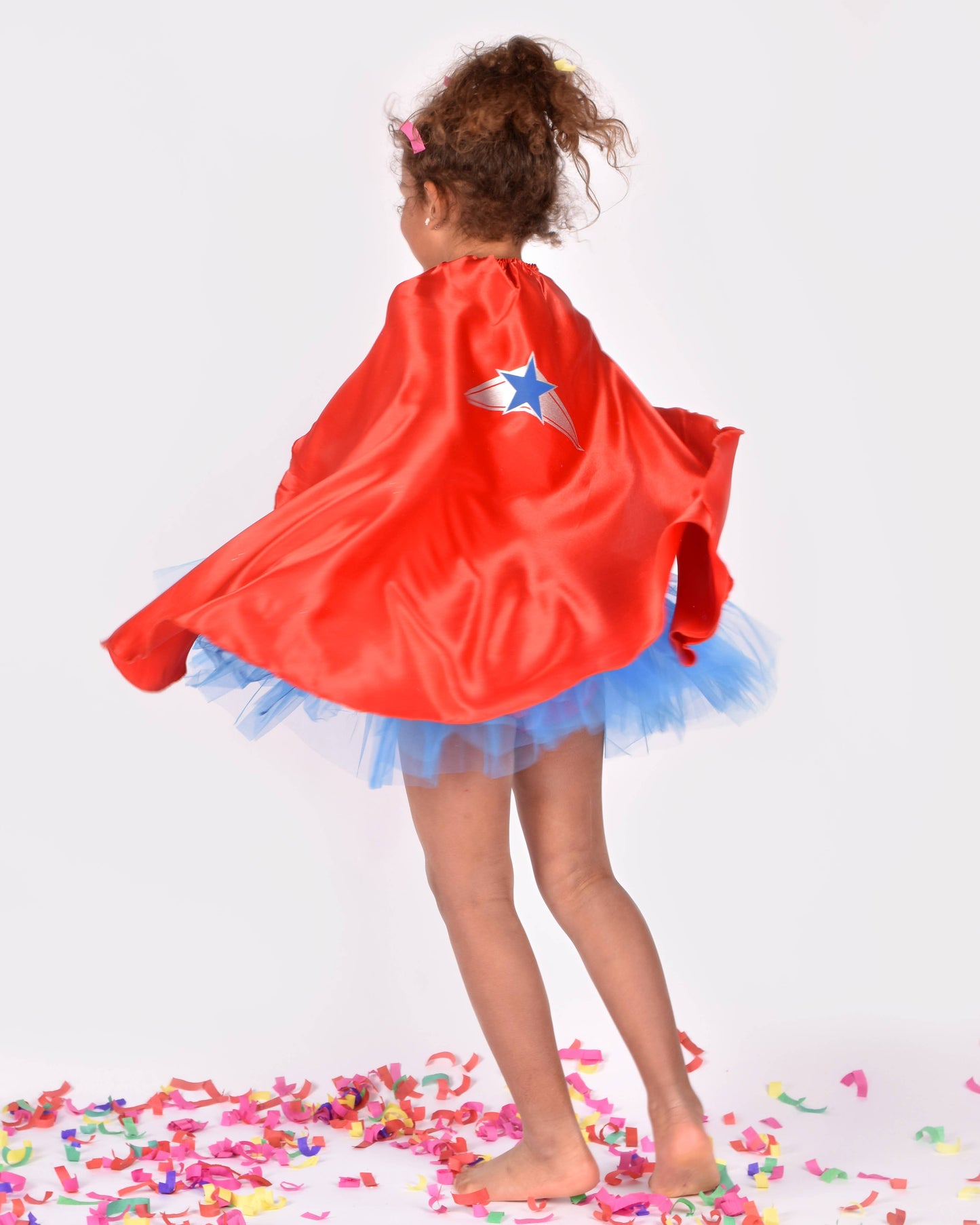 Super Wondergirl avec cape 110-116 cl 4-6 ans