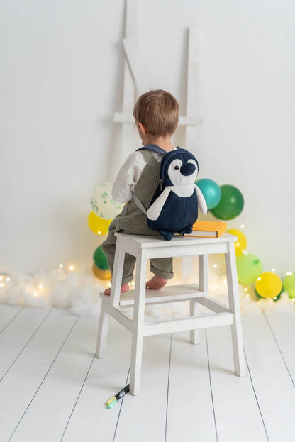 Mochila de pingüino de crochet – Azul y blanco