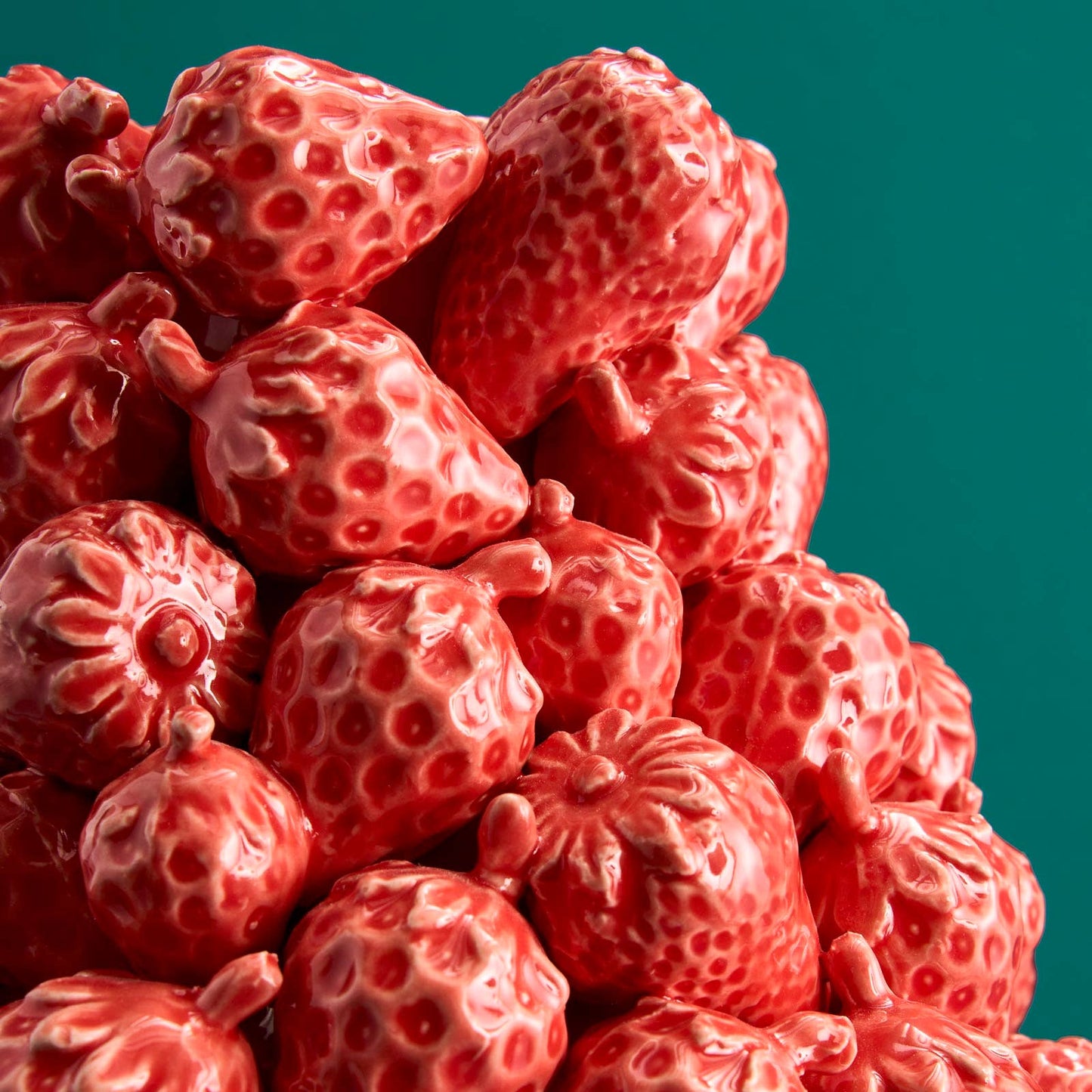 Vase Fraise, Rouge Grès, 20 x 20 x 25 cm