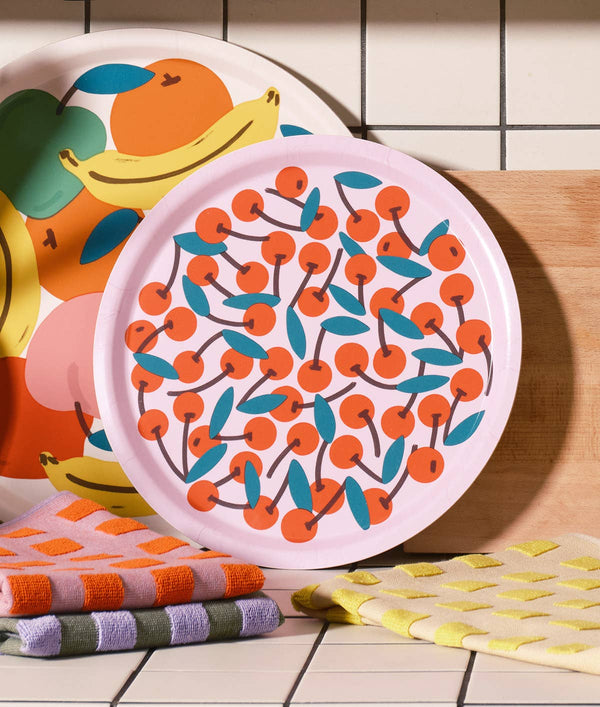 Bandeja redonda para servir con cerezas