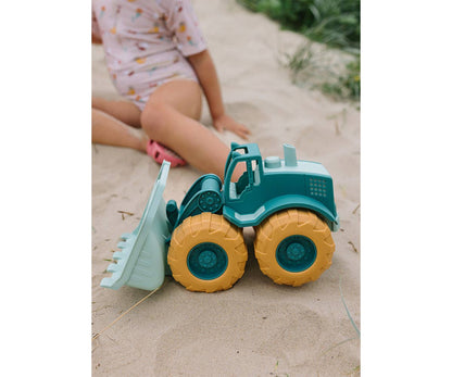 砂遊び用緑色のショベルカー