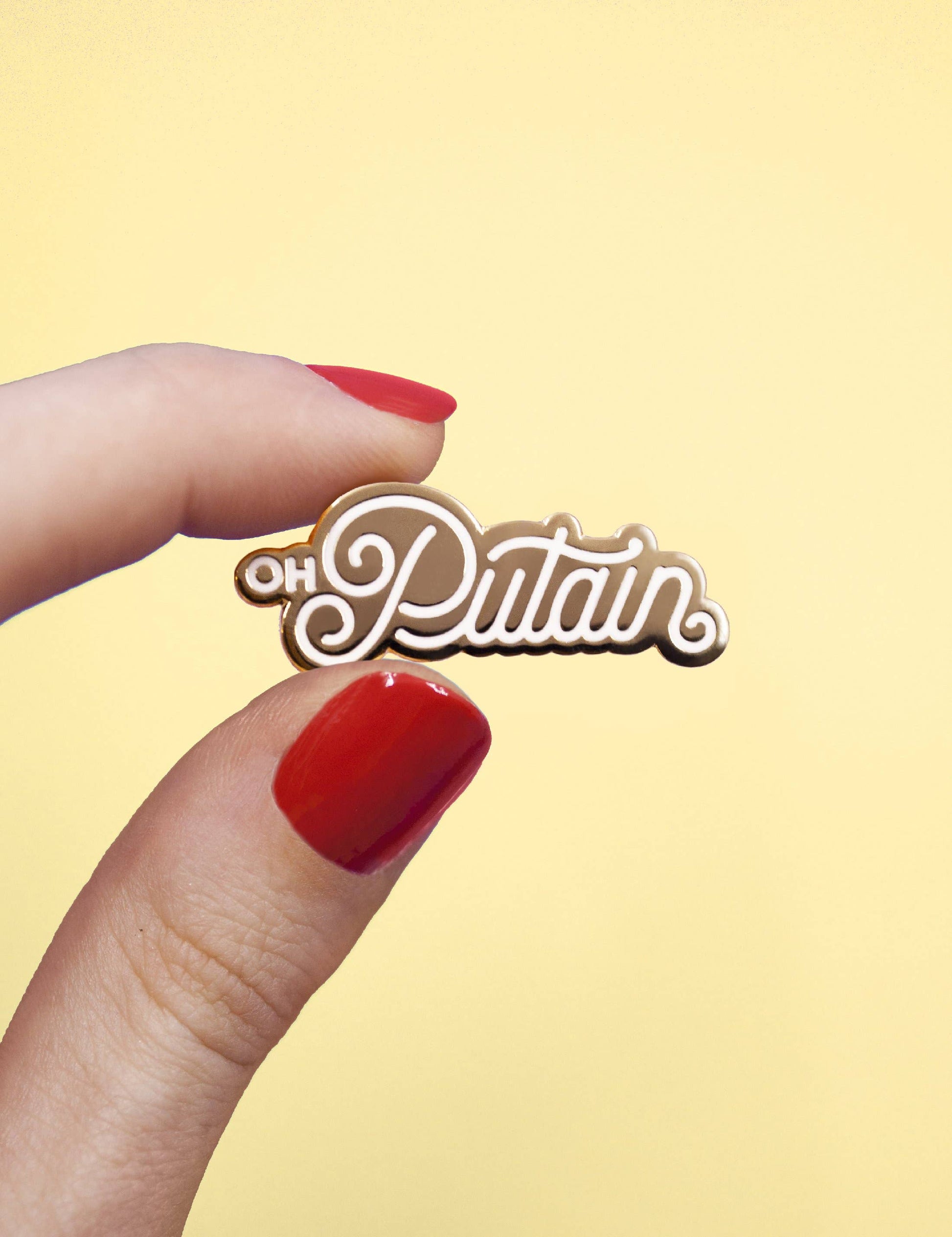 Oh – Putain insigne en émail injure française design soigné | Joanna Behar – vue 1