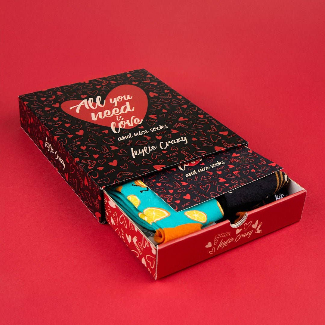 Original pack "All You Need Is Love + box + gift print"