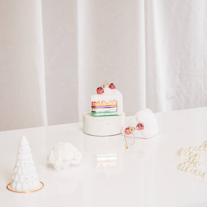 Fetta di torta a forma di palline di Natale