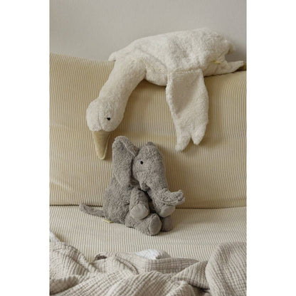 Pequeño elefante de peluche