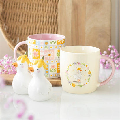 Taza con estampado de patchwork floral