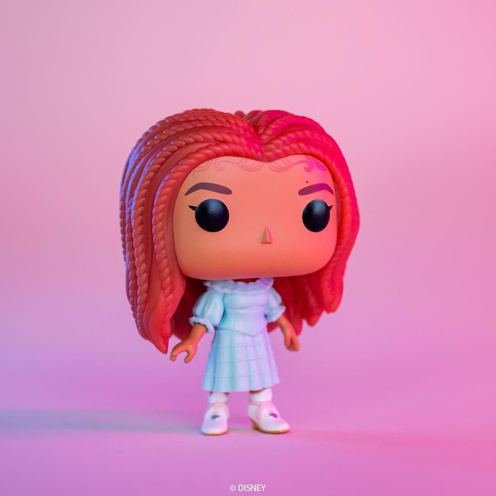 Pop! Ariel in een blauwe jurk 
