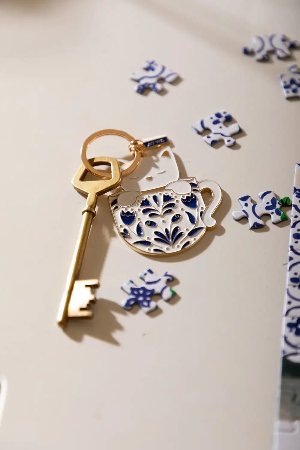 Cat in a mug - Keychain