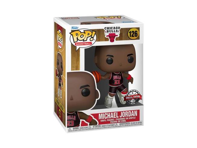 ¡Estallido! Michael Jordan con unas Jordan (camiseta de rayas negras)