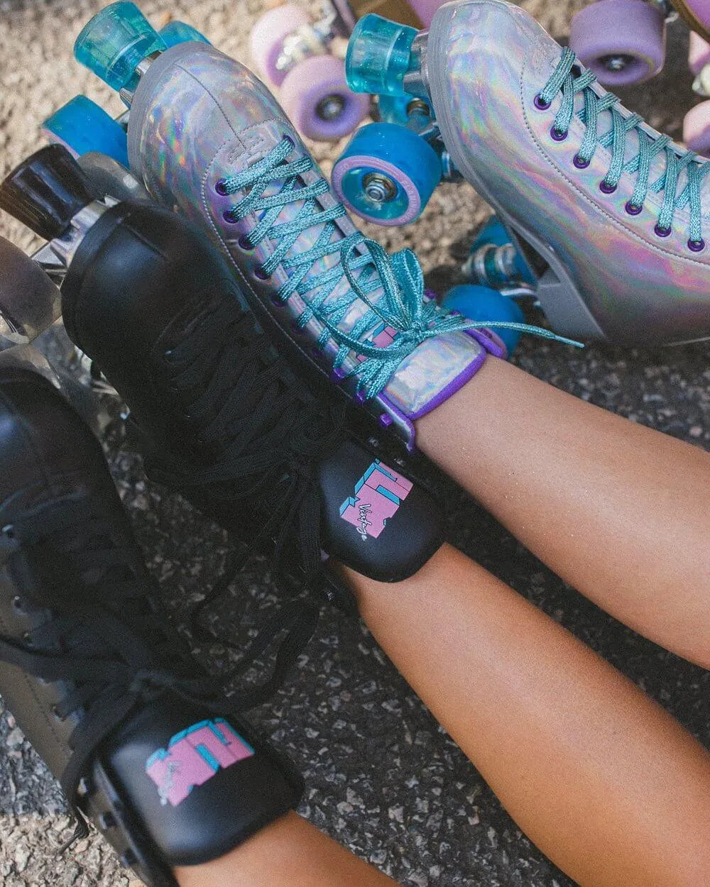 Black 4-wheel skates - VENICE