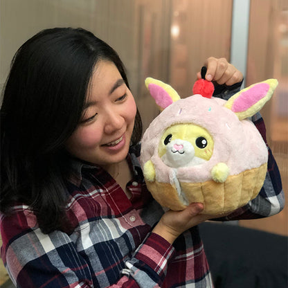 Peluche Undercover Squishable – Lapin en Cupcake