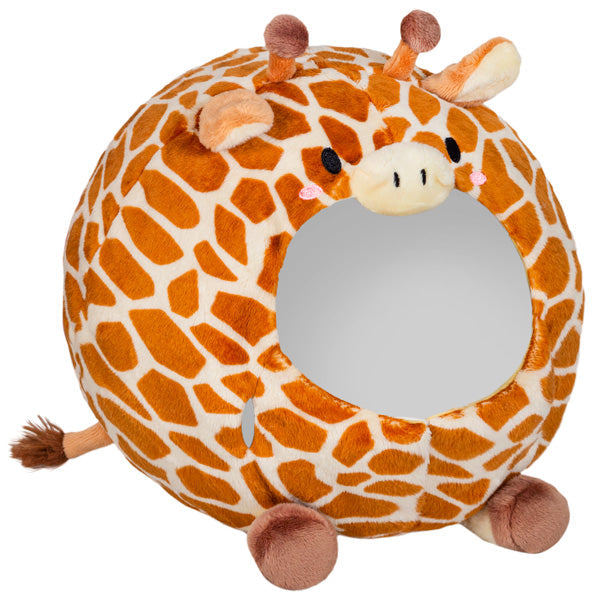 Un félin infiltré dans une girafe