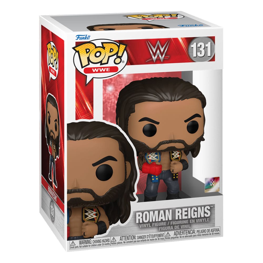 Roman Reigns con le cinture 