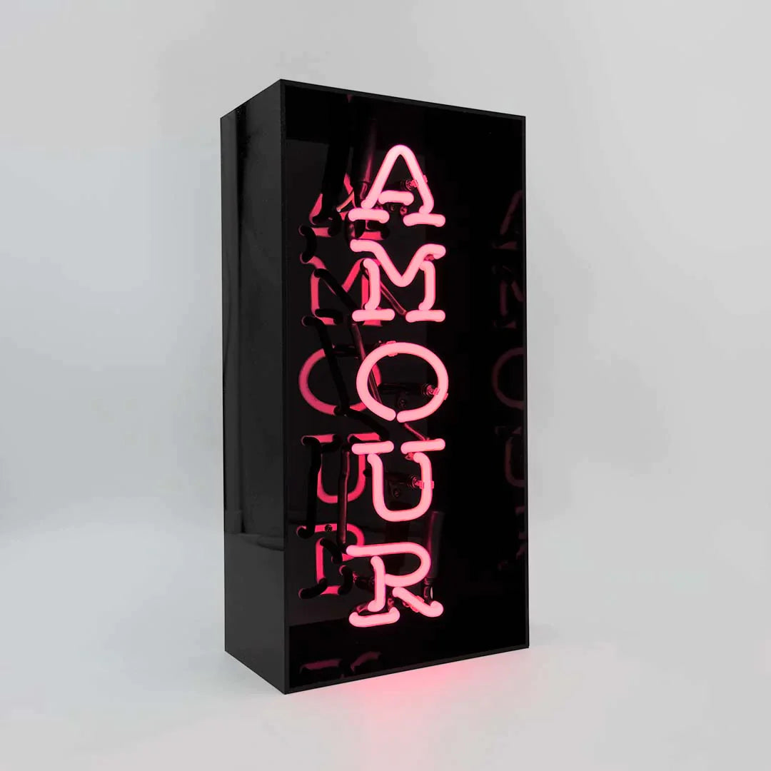 Amor de neon - caixa de acrílico preto