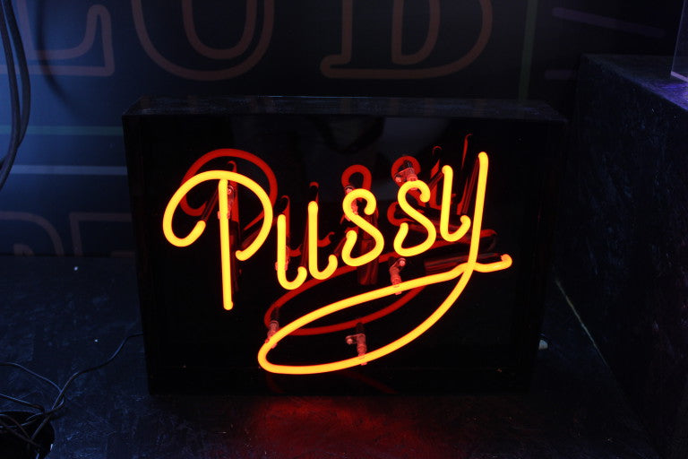 Neon PUSSY Rosso