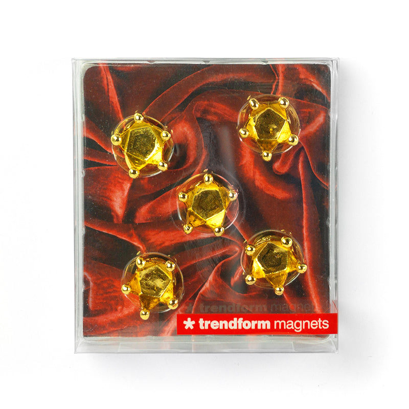 Magnets golden crowns