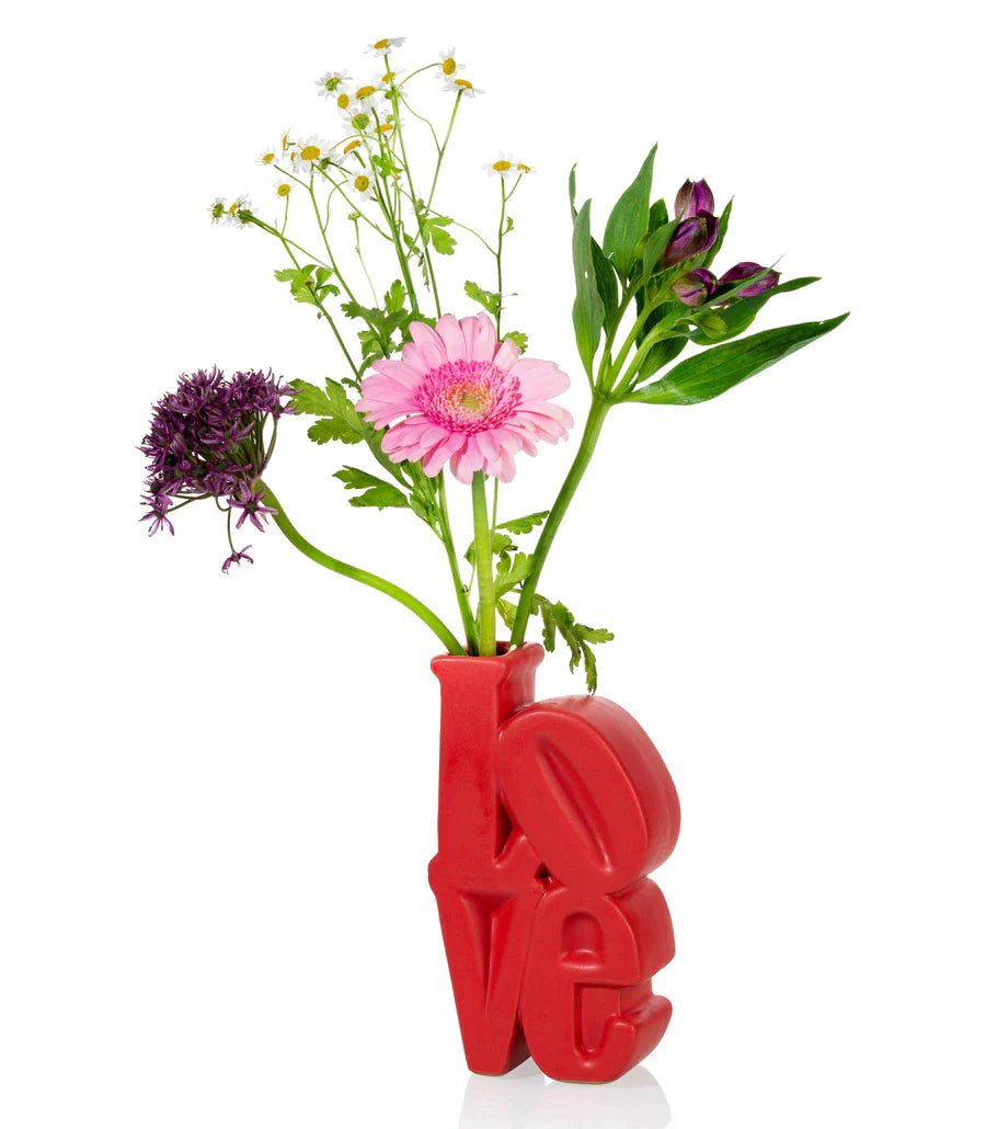 赤い愛の花瓶